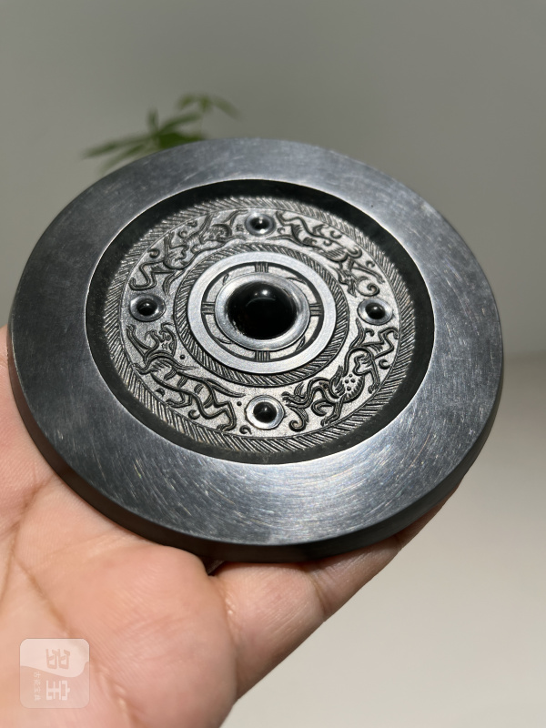 明 天禄龙虎瑞兽纹镜 - 图4